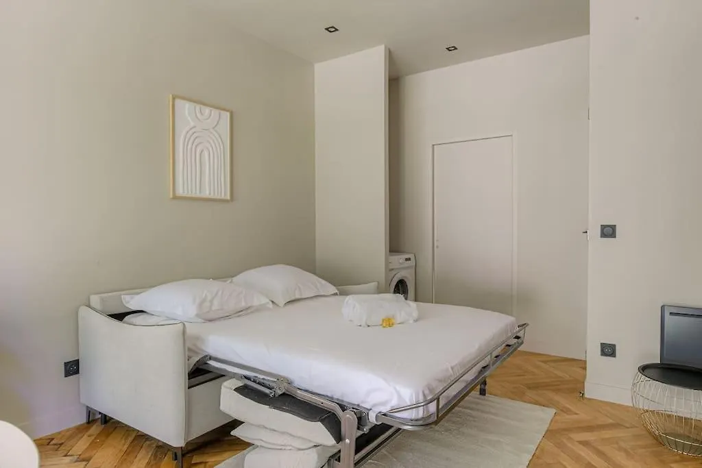 Apartment Bel Appartement Lumineux, Deux Pieces, Ecully