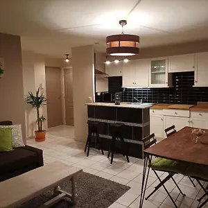Ecully, Au Calme De 50m². Appartement